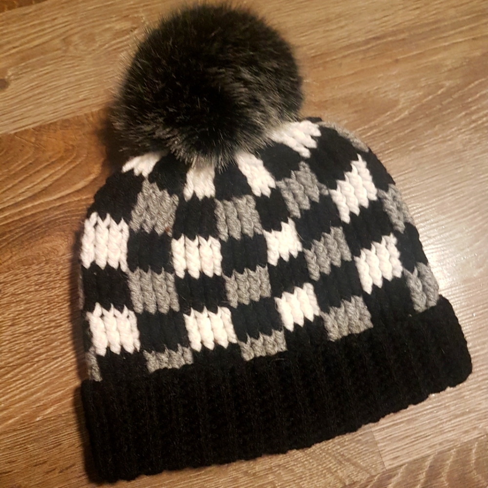 Thermal crochet extra thick plaid kids tuques black, white, grey!